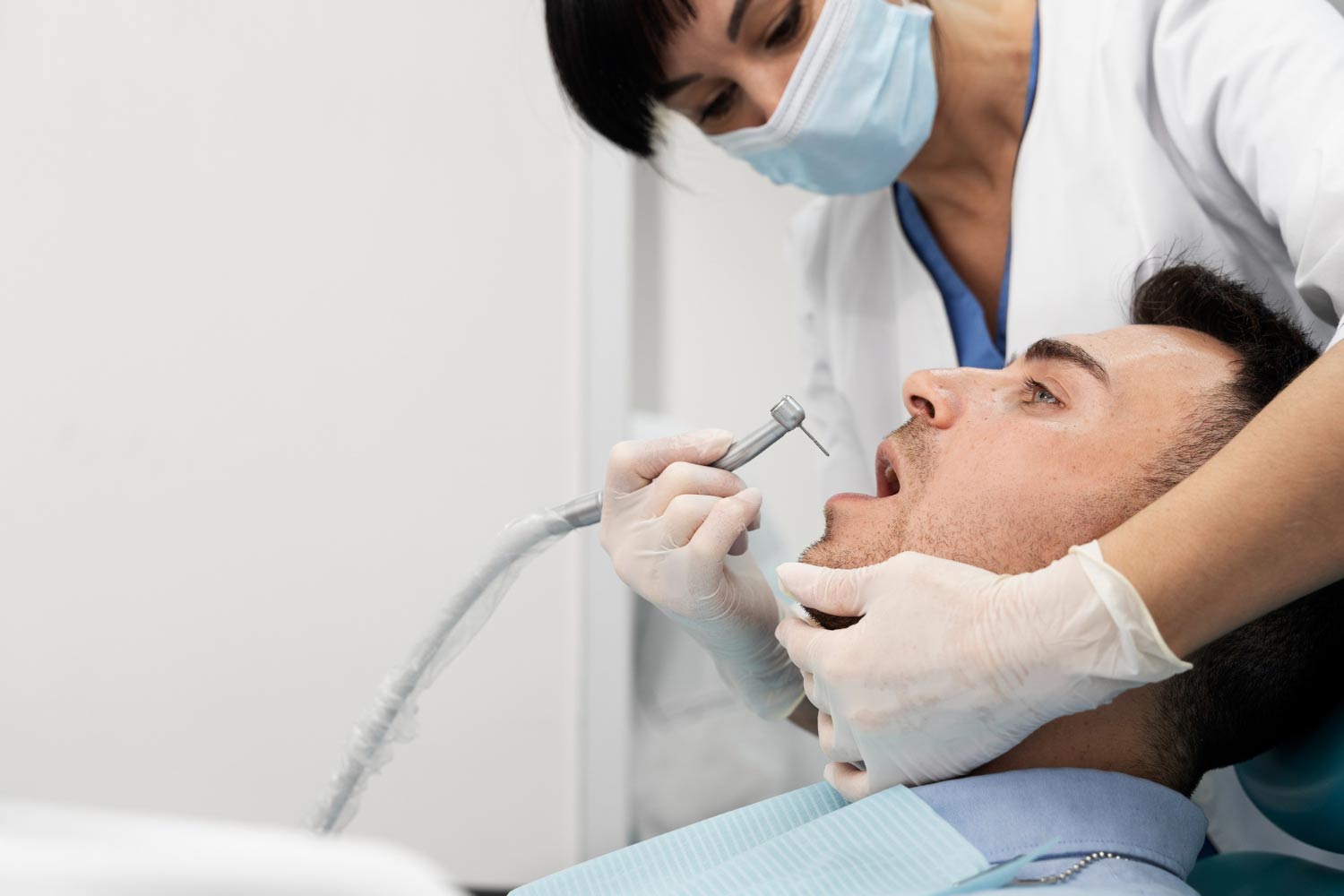 Uso-del-laser-in-odontoiatria