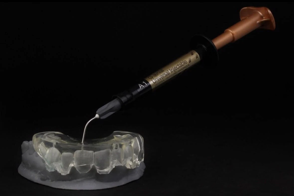 Mascherina trasparente per ricostruzione estetica dei denti in composito